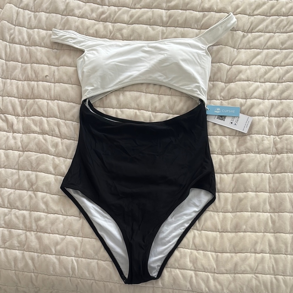 NWT Cupshe Monochrome Cutout One Piece